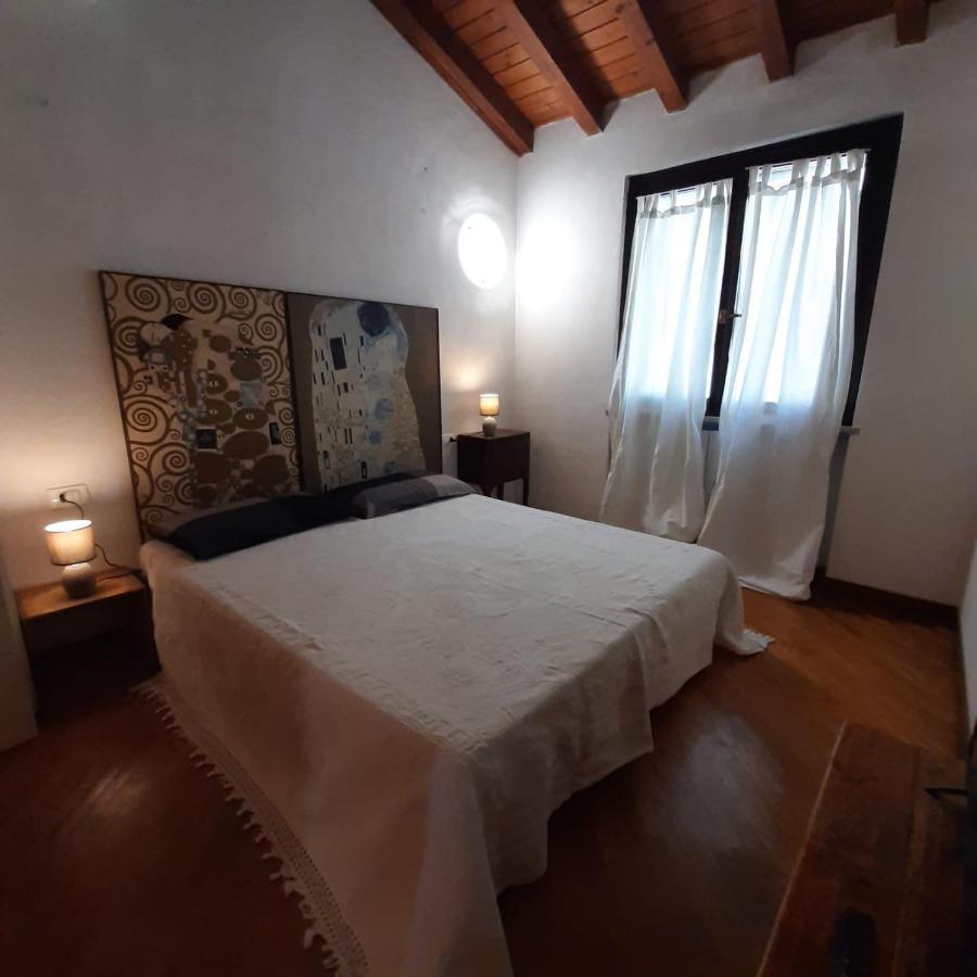 Loft Trabucco - In The Heart Of Salo City Center, Lake View, 4 Rooms ภายนอก รูปภาพ